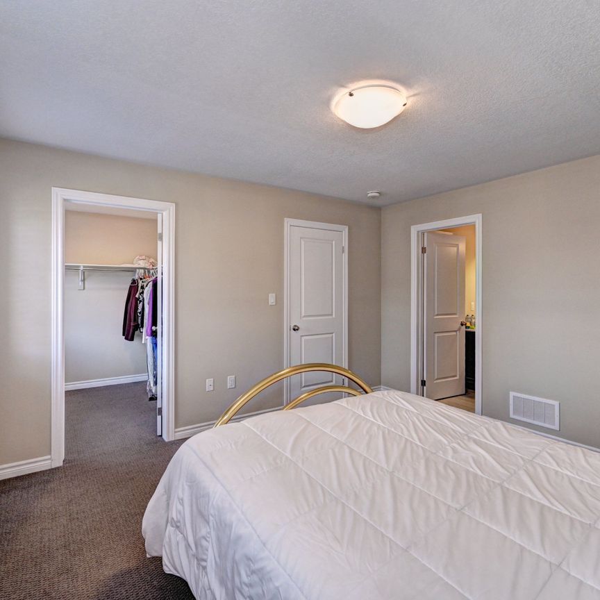 For Lease - 324 Equestrian Way Unit# 17, Cambridge, Ontario - Photo 1