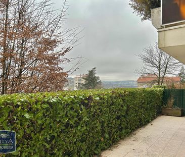 Location Appartement 4 pièces 78m² ST PRIEST EN JAREZ 42270 - Photo 2