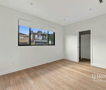 10A Caroline Crescent, Georges Hall NSW - Photo 2