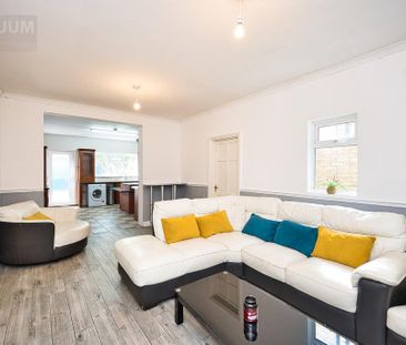 1 bedroom in a house share to rent - Photo 2