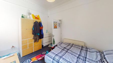 5 bedroom semi-detached house to rent - Photo 4