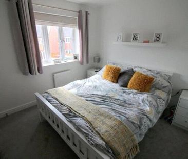 3 bedroom semi-detached house to rent - Photo 4