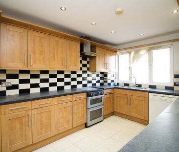 3 bedroom detached house to rent - Photo 5