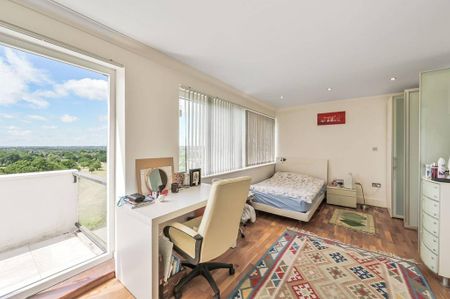 4 bedroom flat to rent - Photo 3