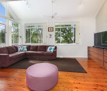 Spacious & Light-Filled Home With Leafy Outlook - Photo 2