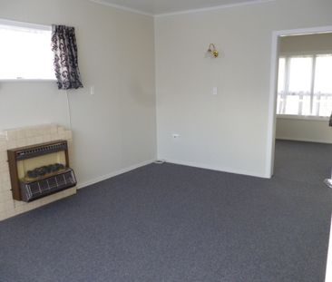 Cosy 1 bedroom in Upper Hutt CBD - Photo 2
