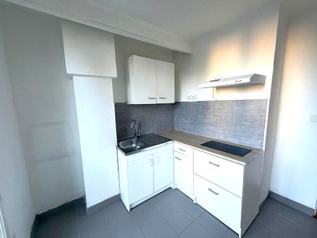 Location Appartement 3 pièces 55m² MARSEILLE 12ème - Photo 3