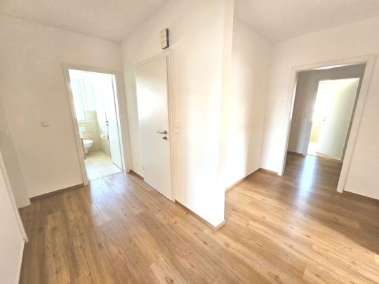 STILVOLLE 4-ZI-WOHNUNG IN ZENTRALER LAGE – PERFEKT FÜR RUHIGE GENIESSER - Foto 1