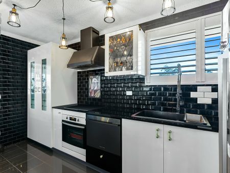 WATERFRONT PENTHOUSE - Photo 3