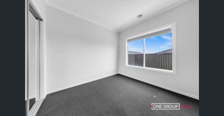 Beautiful Family Living in Prime Kalkallo Location - Photo 5