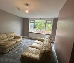 6 bedroom terraced house to rent - Photo 1