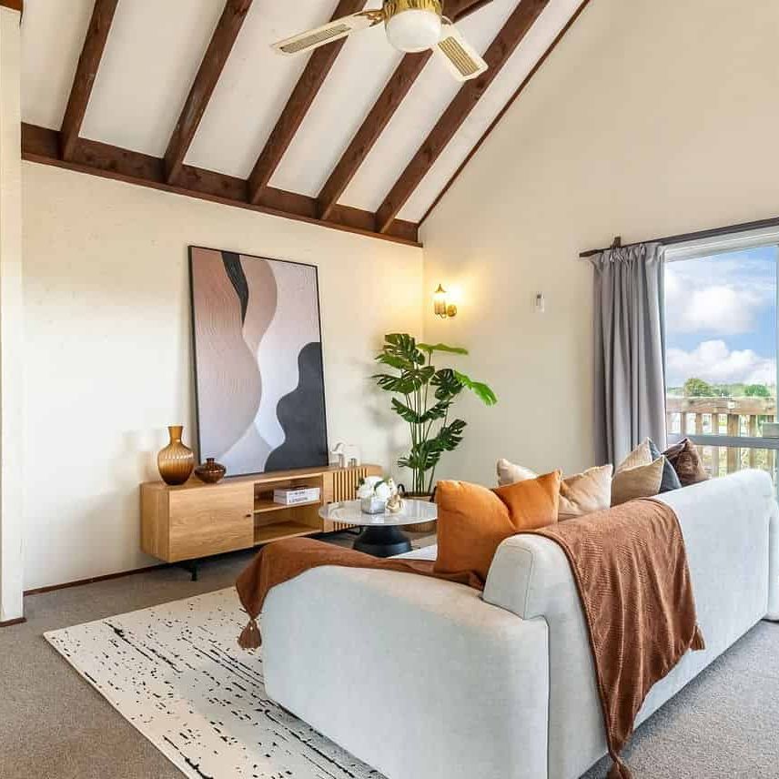 Cozy Renovated Home – Top School Zone - Photo 1