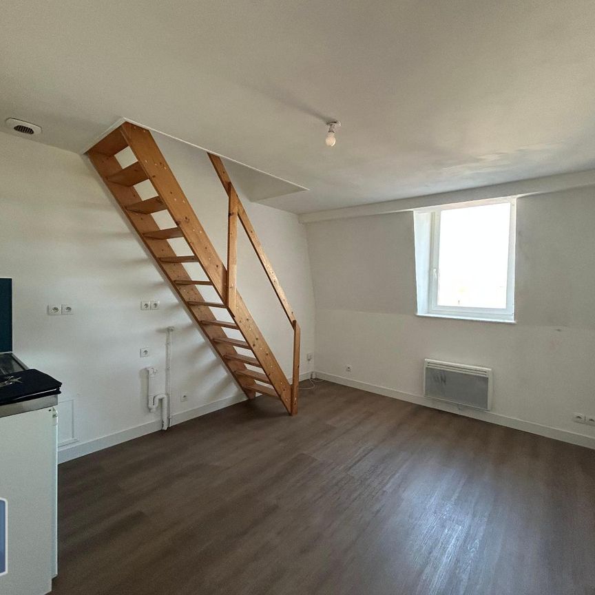 Location Appartement 1 pièce 21m² HOUPLINES 59116 - Photo 1