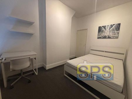 4 bedroom terraced house to rent - Photo 2