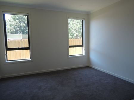 2/8 Lawford Street, BOX HILL NORTH - Photo 2