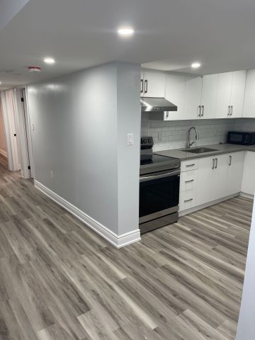 For Lease - 30 Lavron Ct Court, Markham, Ontario - Photo 3