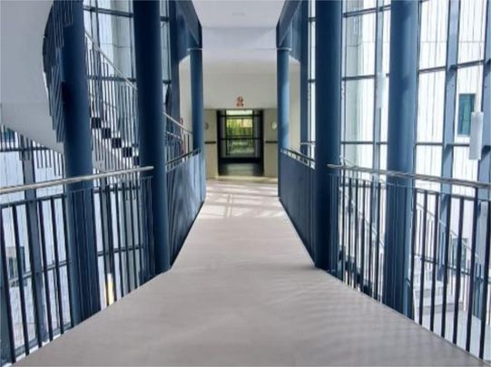 Piso de alquiler en Avenida del Cerro del Águila, 11, Polígono Industrial Sur - Photo 1