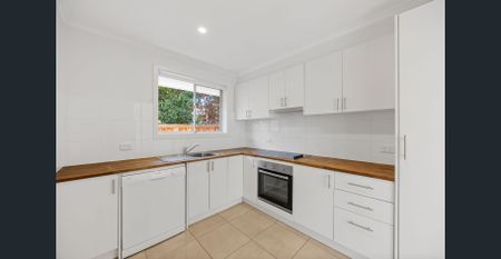 Discover Modern Comfort with Elegant Touches! - Photo 2