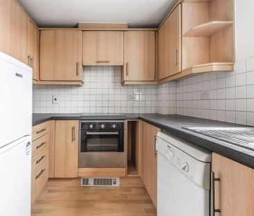 Princes Gate, High Wycombe, HP13 - Photo 3