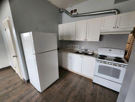 For Lease - 273 Thompson Road, London South, Ontario - Photo 4