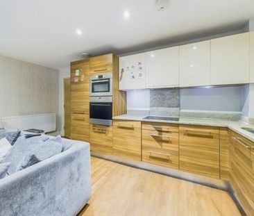 3 bedroom flat to rent - Photo 6