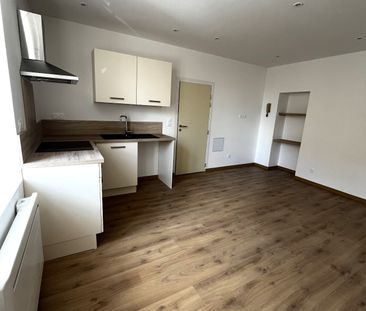 CENTRE-VILLE - T3 entièrement rénové de 68m² situé au 1er étage, av... - Photo 3