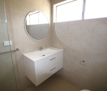 Beautifully Presented Family Home in a Prime Location! - Photo 6