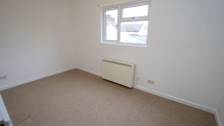 61 Hewlett Road, Cheltenham GL526AD - Photo 2