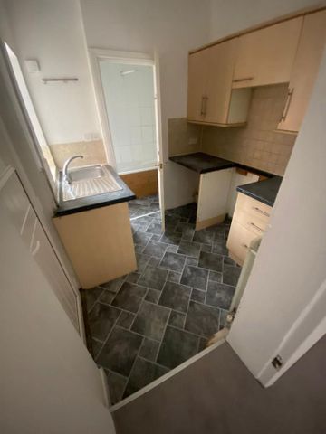 2 bedroom ground floor flat to rent - Photo 4