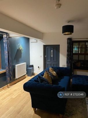 3 bedroom end of terrace house to rent - Photo 1