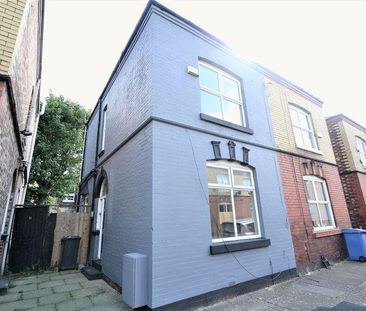 3 bedroom terraced house to rent - Photo 2