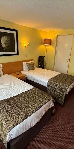 Connaught Road, Reading, RG30 - Photo 1