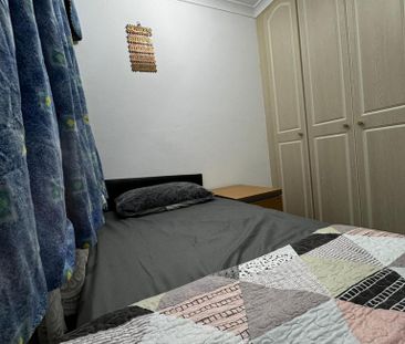 4 bedroom house share to rent - Photo 3