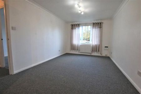 1 bedroom ground floor flat to rent - Photo 3