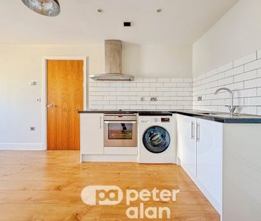 Falcon Drive, Cardiff Bay, Cardiff - Photo 2