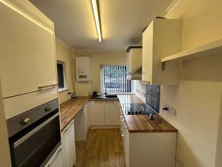 2 bedroom flat to rent - Photo 4