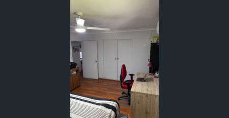 SPACIOUS TWO BEDROOM UNIT IN THE HEART OF TOOWONG - Photo 3