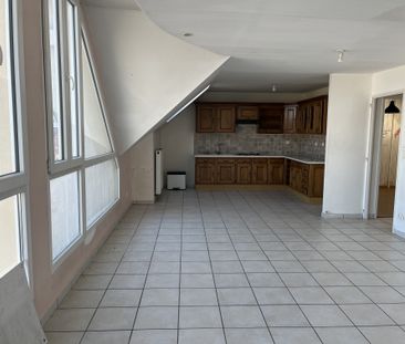 Location Appartement 4 pièces 82m² FOLSCHVILLER 57730 - Photo 2