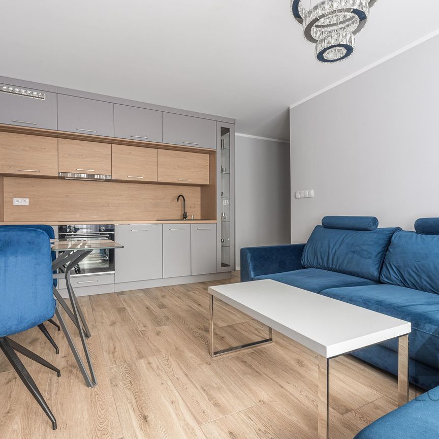 Wyposażone i nowe dwupokojowe mieszkanie na Parkowej w Jaworznie do wynajęcia | Spacer 3D - Zdjęcie 1