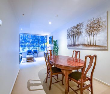 Fully Furnished 2-Bedroom Apartment with Parking in Prime Docklands... - Photo 4