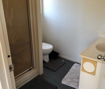 A/52 Rosamund Avenue - Photo 1