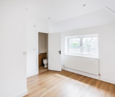 Pewley Way, Guildford, Surrey, GU1 - Photo 5