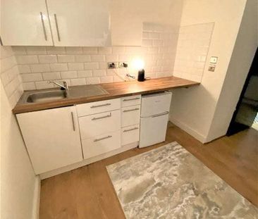 Buckingham Road, London, E18 - Photo 6