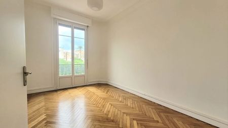 Location Appartement 4 pièces 97m² CANNES 06400 - Photo 4