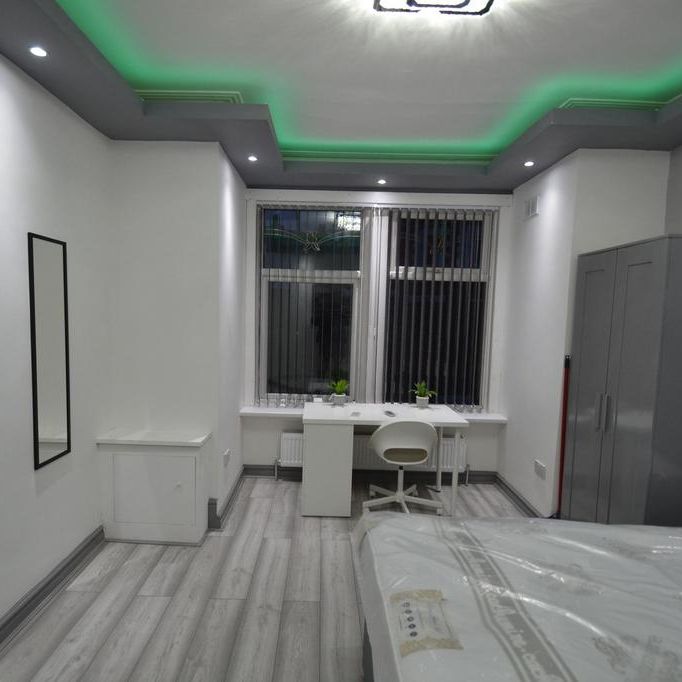 6 bedroom house to rent - Photo 1