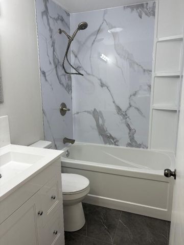 For Lease - 2429 Hensall Street, Mississauga, Ontario - Photo 2