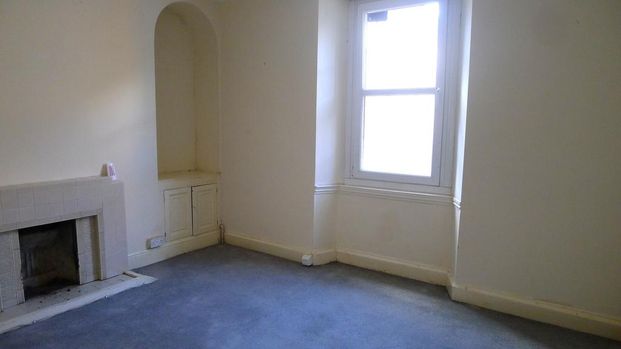 1 bedroom bedsit to rent - Photo 1