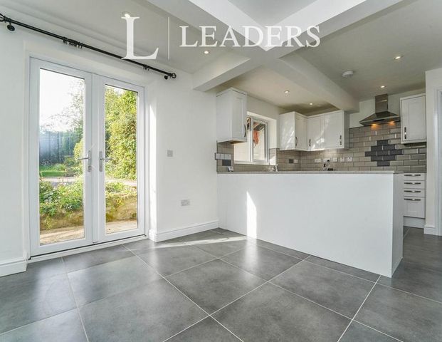 3 bedroom terraced house to rent - Photo 1