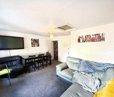 5 bedroom house to rent Henville Road, 40 Henville Road, Bournemout... - Photo 2