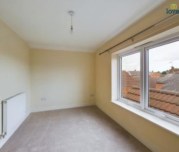 2 bedroom Flat To Let - Photo 2